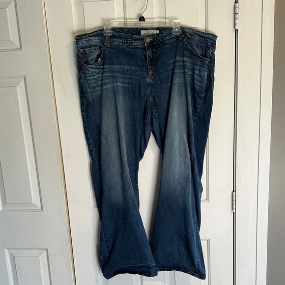 Torrid women’s flare jeans size 24 - Picture 1 of 5